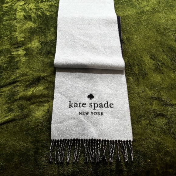 NWT Kate Spade Wool Cashmere Logo spell out Oblong Ocean Fog blues Scarf - Picture 3 of 3